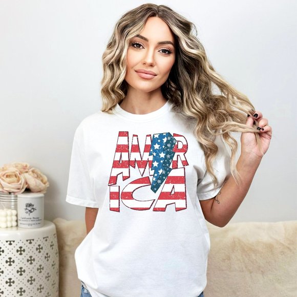 Trendy Patriotic America Stars Stripes Lightning Bolt USA July 4th Graphic Tee - Picture 2 of 5